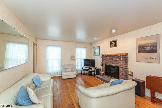 1 Birdseye Cir, Wayne Twp., NJ 07470