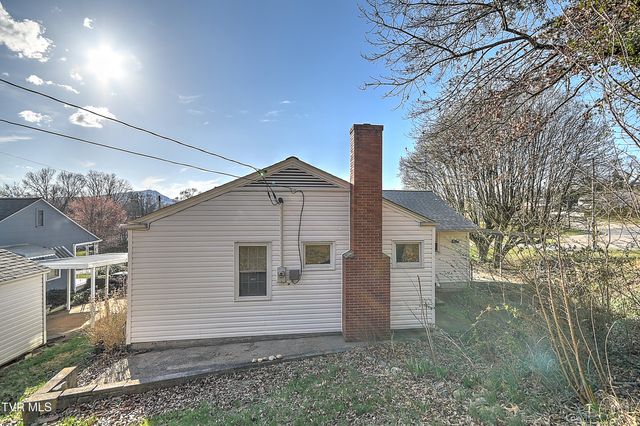 1208 Garden Drive, Kingsport, TN 37664