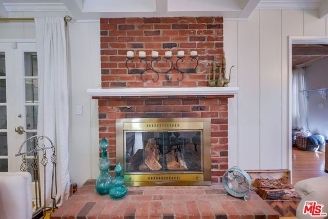 21447 Providencia Street, Woodland Hills (los Angeles), CA 91364