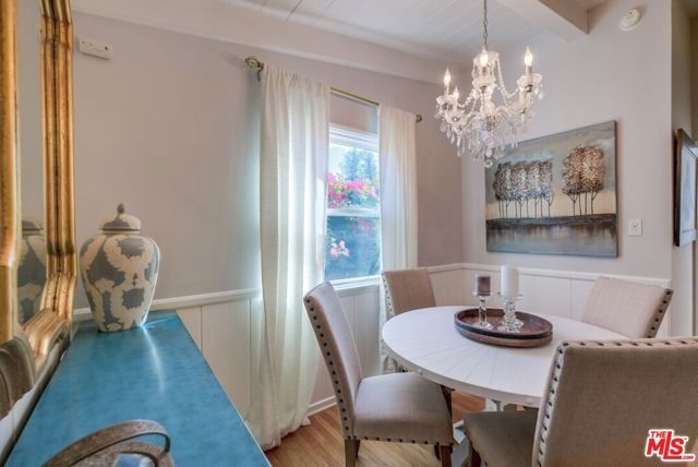 21447 Providencia Street, Woodland Hills (los Angeles), CA 91364