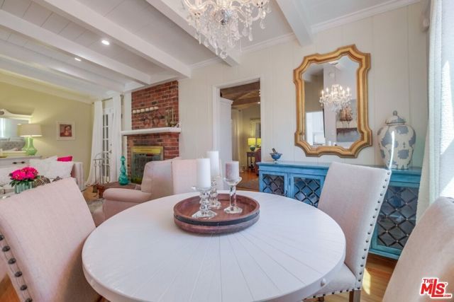 21447 Providencia Street, Woodland Hills (los Angeles), CA 91364