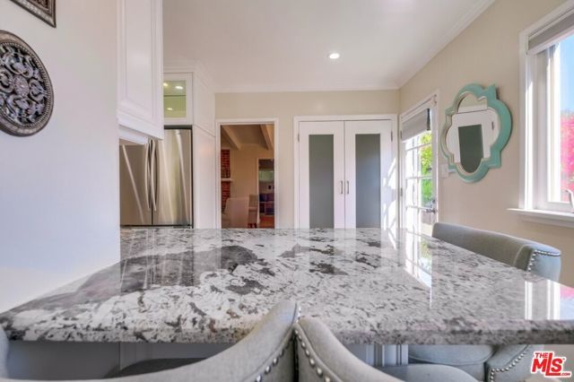 21447 Providencia Street, Woodland Hills (los Angeles), CA 91364