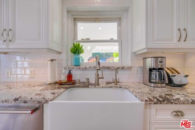 21447 Providencia Street, Woodland Hills (los Angeles), CA 91364