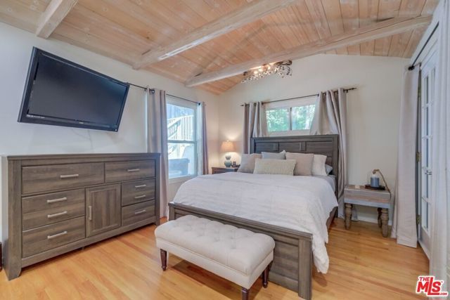 21447 Providencia Street, Woodland Hills (los Angeles), CA 91364
