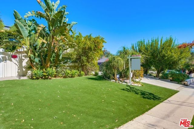 21447 Providencia Street, Woodland Hills (los Angeles), CA 91364
