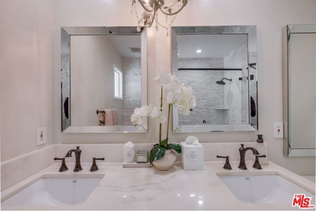 21447 Providencia Street, Woodland Hills (los Angeles), CA 91364