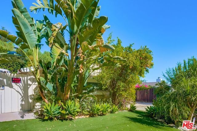 21447 Providencia Street, Woodland Hills (los Angeles), CA 91364