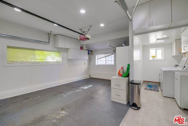 21447 Providencia Street, Woodland Hills (los Angeles), CA 91364