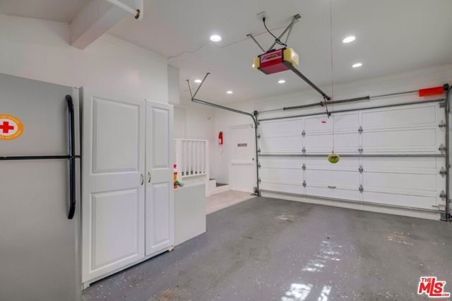 21447 Providencia Street, Woodland Hills (los Angeles), CA 91364