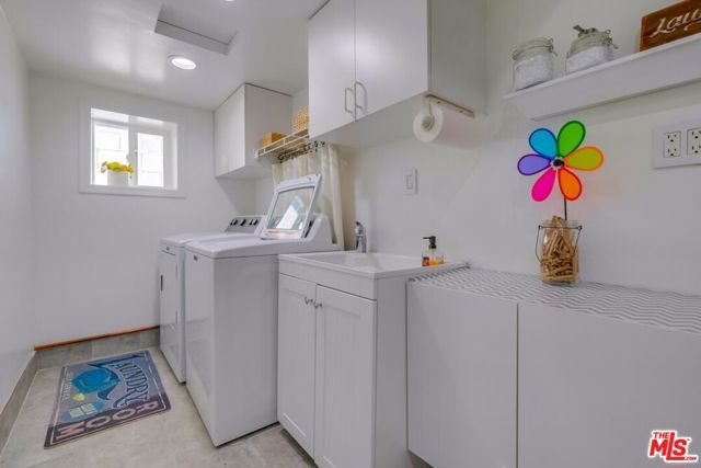 21447 Providencia Street, Woodland Hills (los Angeles), CA 91364