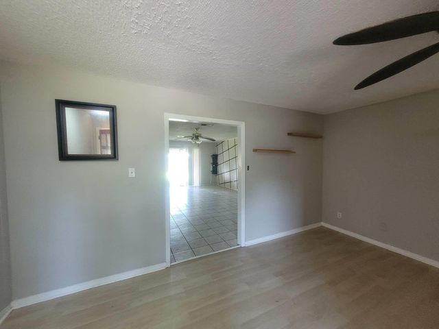 2709 21st Avenue N, Texas City, TX 77590