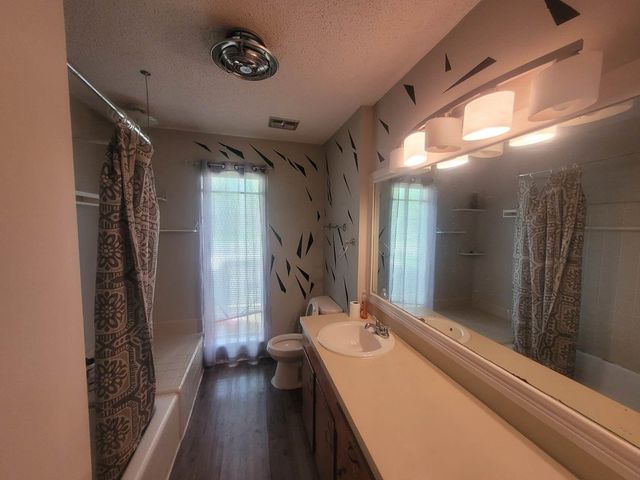 2709 21st Avenue N, Texas City, TX 77590