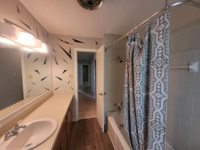 2709 21st Avenue N, Texas City, TX 77590