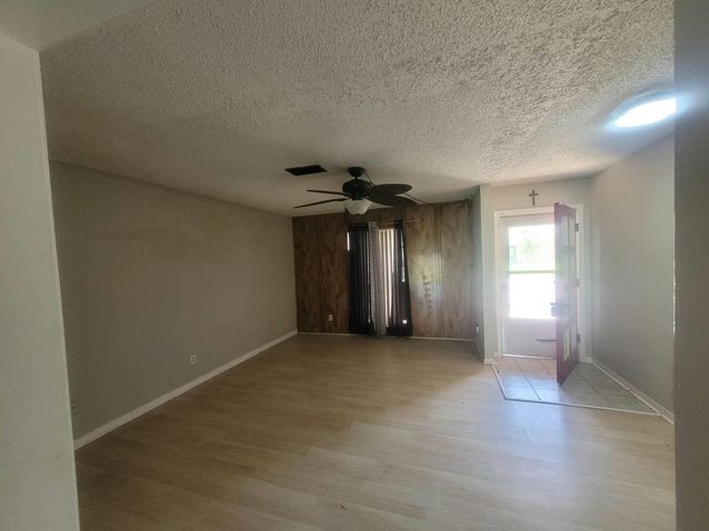 2709 21st Avenue N, Texas City, TX 77590
