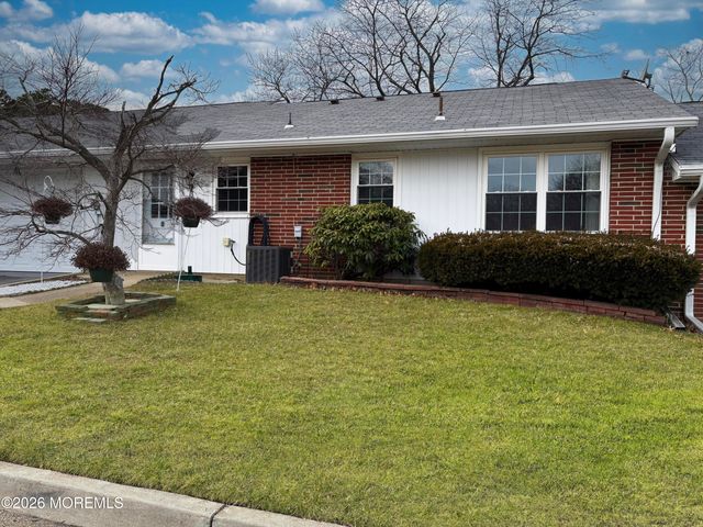562 Portsmouth Drive 562C, Lakewood, NJ 08701