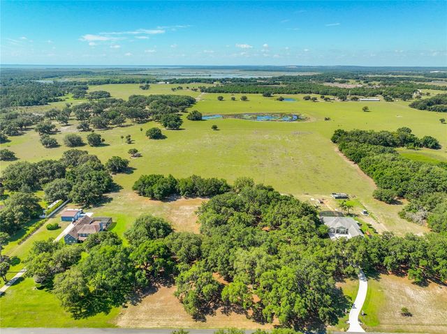 TROTTING HORSE LANE, Tavares, FL 32778