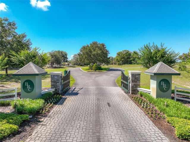 TROTTING HORSE LANE, Tavares, FL 32778