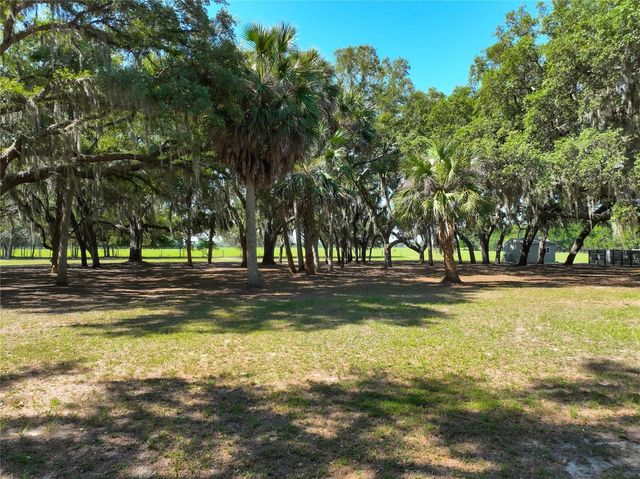 TROTTING HORSE LANE, Tavares, FL 32778