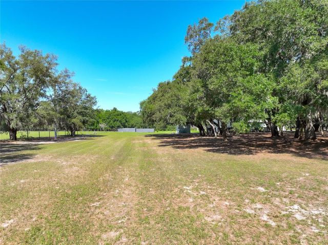 TROTTING HORSE LANE, Tavares, FL 32778