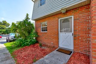 621 W INDIANA AVENUE 01, Deland, FL 32720