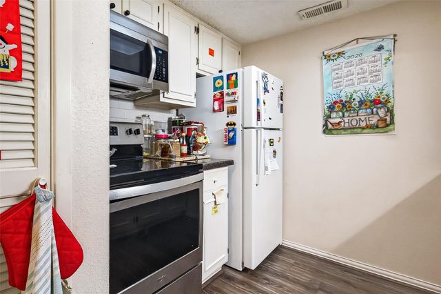 2234 S Piney Point Road 206, Houston, TX 77063