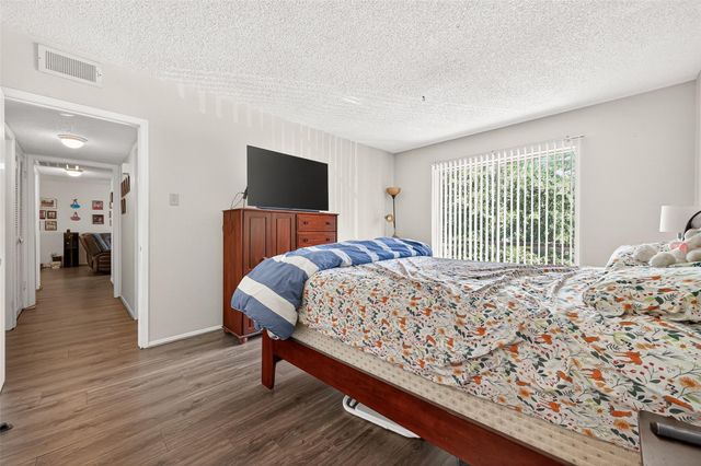 2234 S Piney Point Road 206, Houston, TX 77063