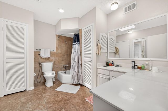 2234 S Piney Point Road 206, Houston, TX 77063