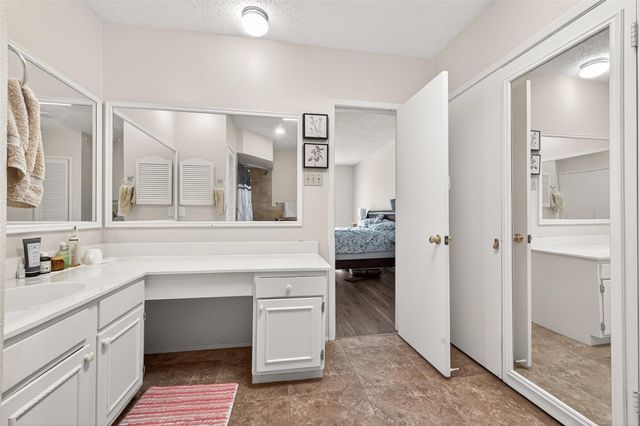 2234 S Piney Point Road 206, Houston, TX 77063