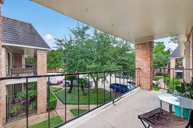 2234 S Piney Point Road 206, Houston, TX 77063