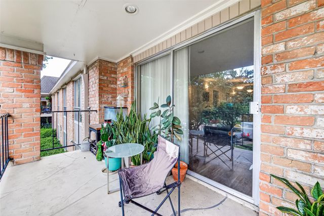 2234 S Piney Point Road 206, Houston, TX 77063