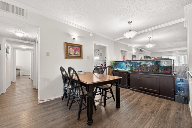 2234 S Piney Point Road 206, Houston, TX 77063