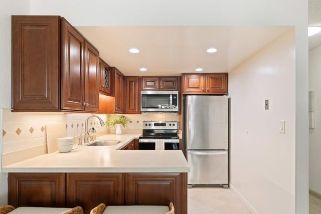 545 Lisbon Street, Daly City, CA 94014