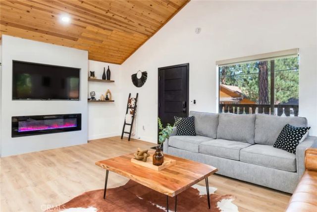 332 E Country Club Boulevard, Big Bear City, CA 92314