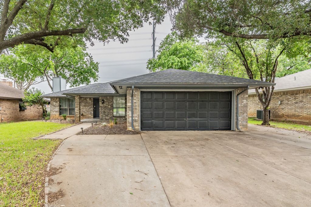 514 Parsley Lane, Euless, TX 76039