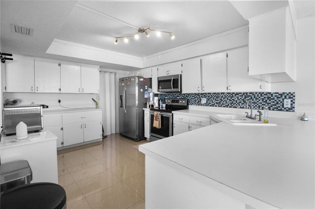 225 COUNTRY CLUB DRIVE 1604, Largo, FL 33771