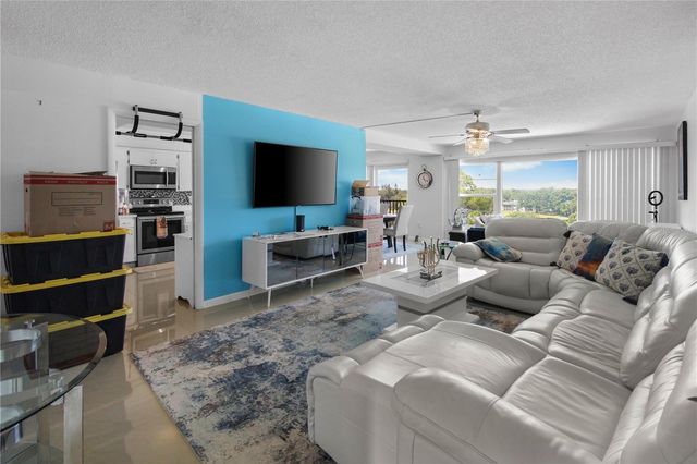 225 COUNTRY CLUB DRIVE 1604, Largo, FL 33771