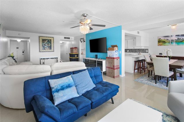 225 COUNTRY CLUB DRIVE 1604, Largo, FL 33771