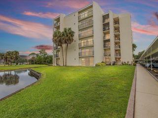 225 COUNTRY CLUB DRIVE 1604, Largo, FL 33771