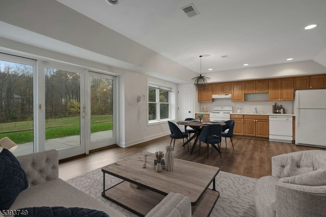 3 KENSINGTON COURT, Warren Twp., NJ 07059