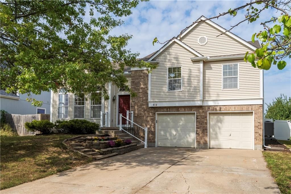 612 NE 93rd Court, Kansas City, MO 64155