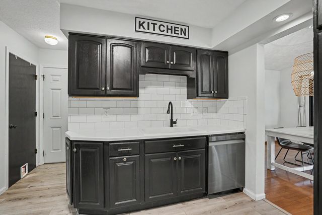 1705 88th Avenue W, Rock Island, IL 61201