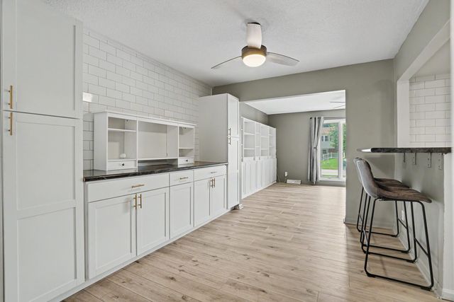 1705 88th Avenue W, Rock Island, IL 61201