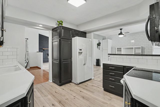 1705 88th Avenue W, Rock Island, IL 61201