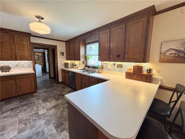 23104 Storys Station Rd, Courtland, VA 23837