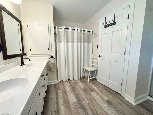 23104 Storys Station Rd, Courtland, VA 23837
