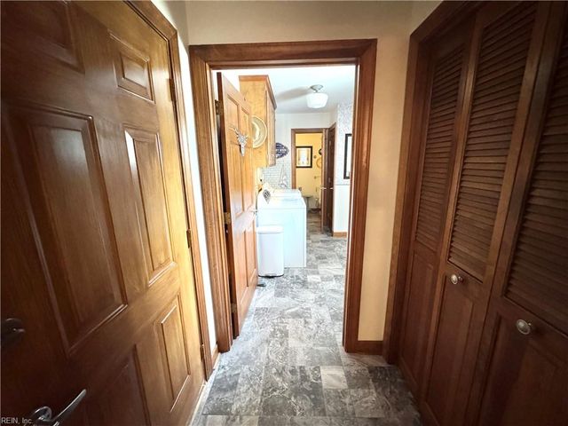 23104 Storys Station Rd, Courtland, VA 23837