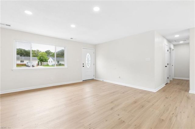 412 Lineberry Rd, Virginia Beach, VA 23452