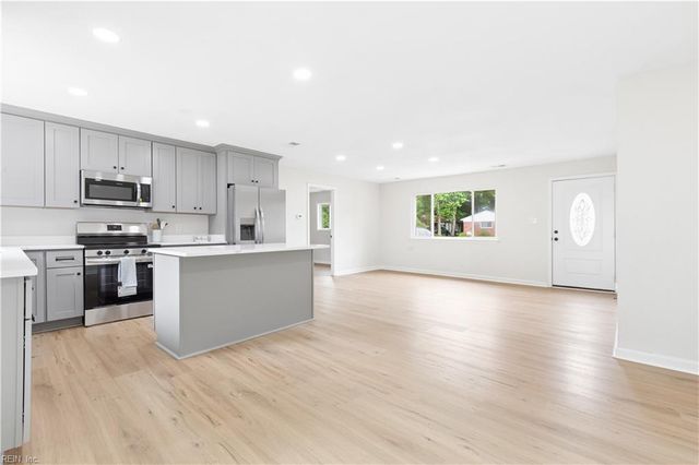 412 Lineberry Rd, Virginia Beach, VA 23452