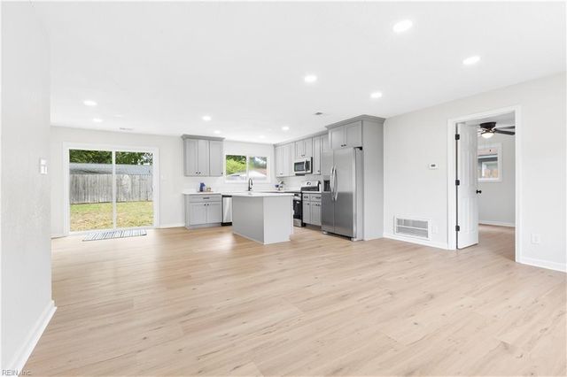 412 Lineberry Rd, Virginia Beach, VA 23452