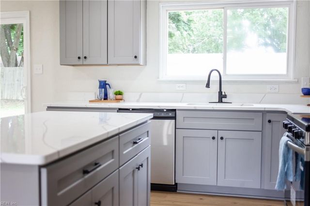412 Lineberry Rd, Virginia Beach, VA 23452